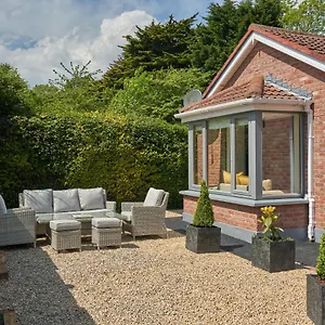  Holiday home 'home From Home', Luxury, Private Secure House