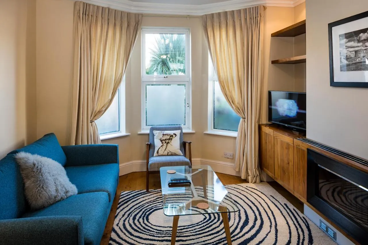Rugby Lodge Dublin Holiday home