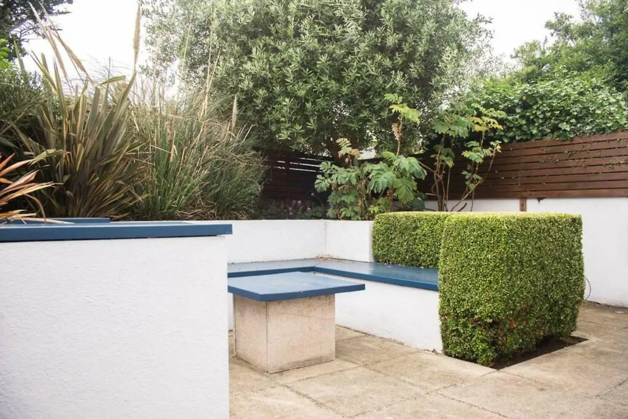 Rugby Lodge Dublin Holiday home